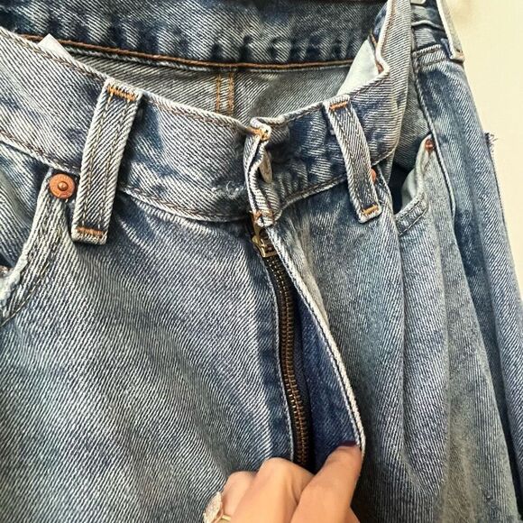 Levi's Men's Blue Five Pocket Distressed Denim Straight Leg Jeans Size 36X32 - Picture 5 of 15